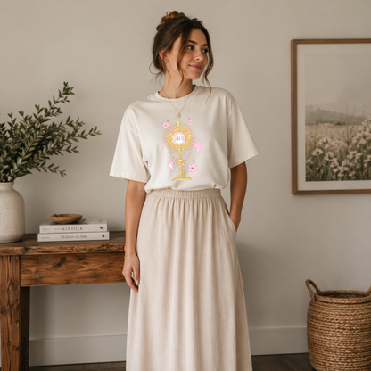 Cool Moms Love Jesus Tee | Relaxed Fit Comfort Colors Shirt | Catholic Eucharist Tee for Women